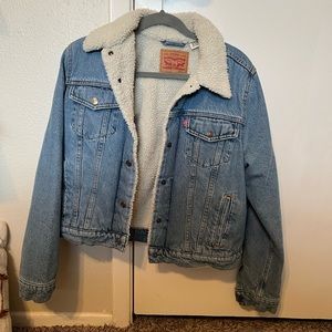 NWOT Levi’s Original Sherpa trucker jacket